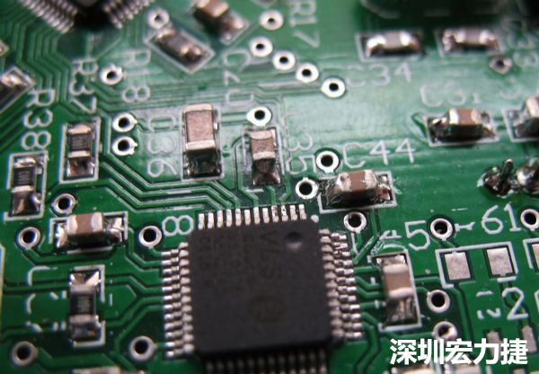 音訊電路訊號品質(zhì)，是影響操作體驗的關(guān)鍵，電路布局要特別注意。